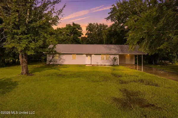 867 1/2 Washington Street, Bay Saint Louis, MS 39520