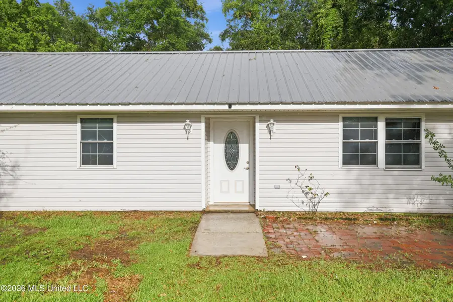867 1/2 Washington Street, Bay Saint Louis, MS 39520 - #2