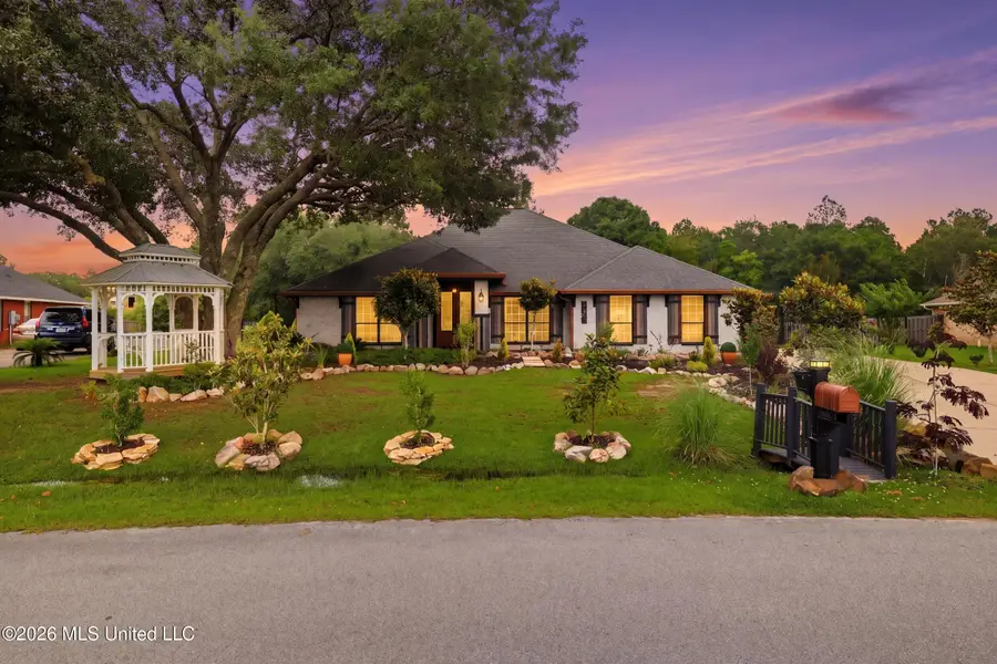 10265 Lake Forest Drive, Ocean Springs, MS 39565 - #2