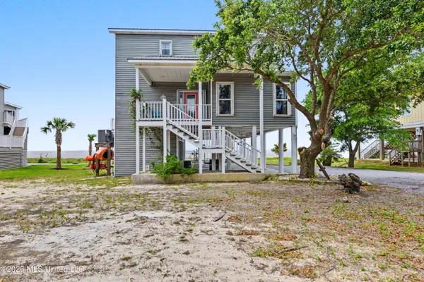 7613 Belle Fontaine Drive, Ocean Springs, MS 39564