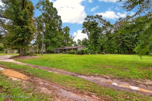 17990 Cuevas Road, Kiln, MS 39556