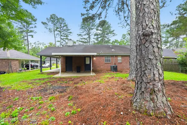 1438 Summit Avenue, Jackson, MS 39212