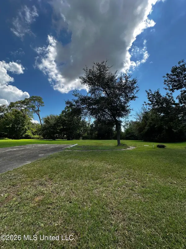 702 Saint Mary Street, Pascagoula, MS 39581