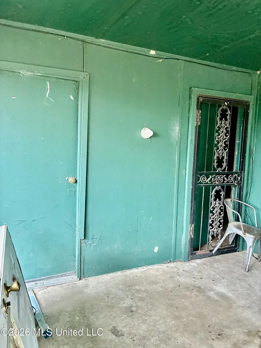 1258 Glendale Circle, Greenwood, MS 38930 - #3