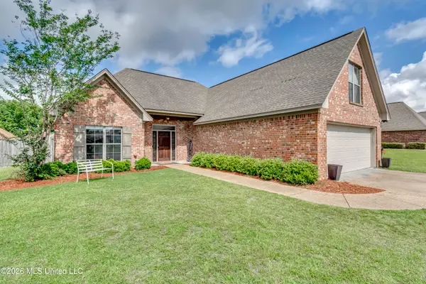107 Ashwood Place, Pearl, MS 39208