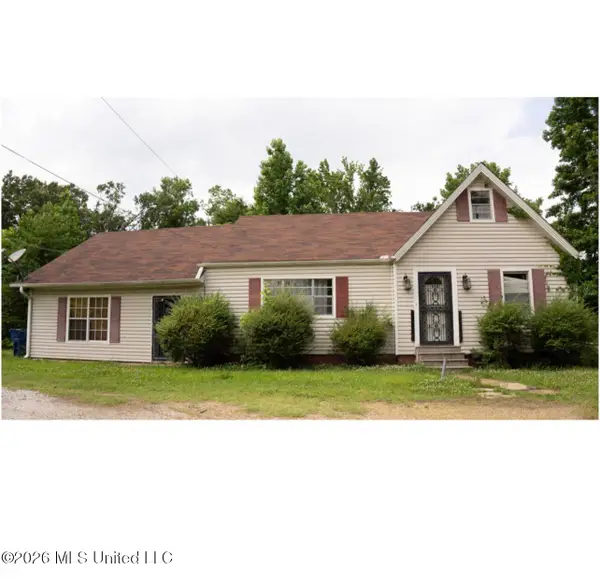 302 Armstrong Street, Batesville, MS 38606