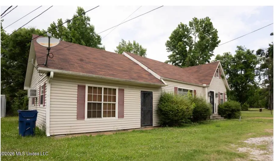 302 Armstrong Street, Batesville, MS 38606 - #2