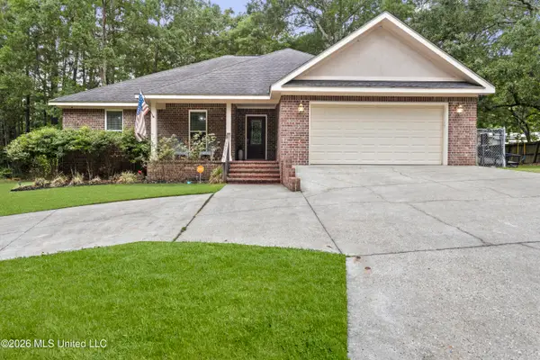 2609 N 15th Street, Ocean Springs, MS 39564