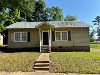 107 W Durr Avenue, Mendenhall, MS 39114