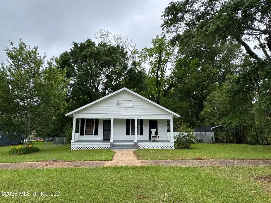 124 S Lafayette Street, Centreville, MS 39631 - #3