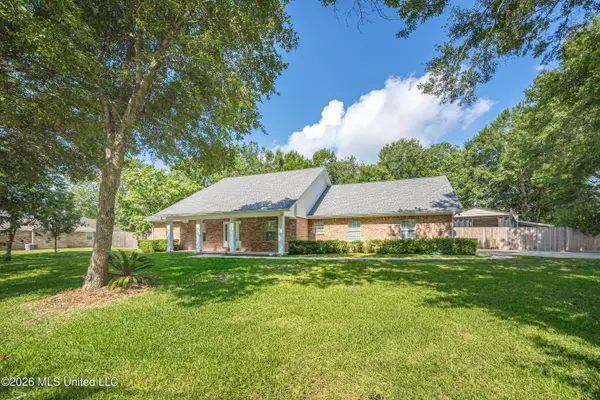 13813 Puerto Drive, Ocean Springs, MS 39564