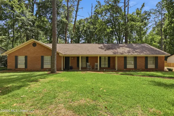5636 Ridgewood Road, Jackson, MS 39211