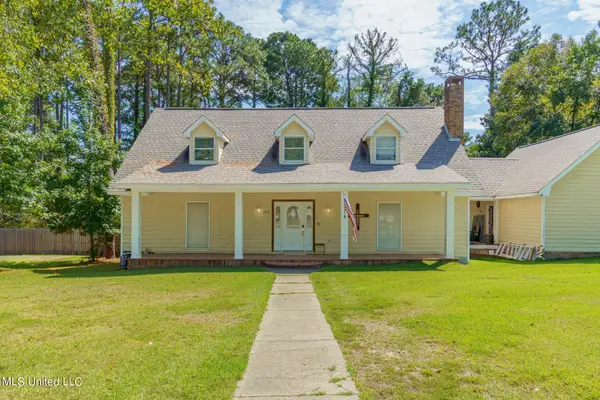 101 Pinewood Drive, Hattiesburg, MS 39402