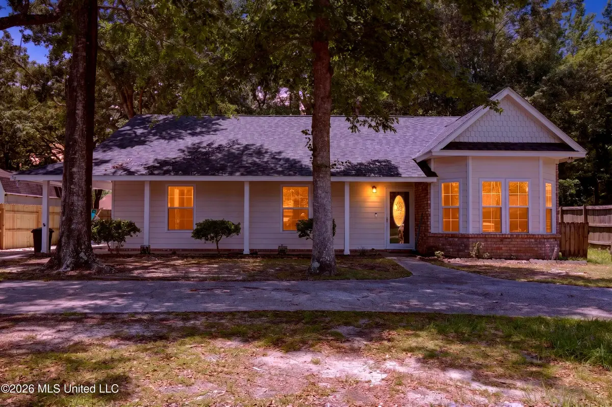 2621 Beachview Drive, Ocean Springs, MS 39564 - #1