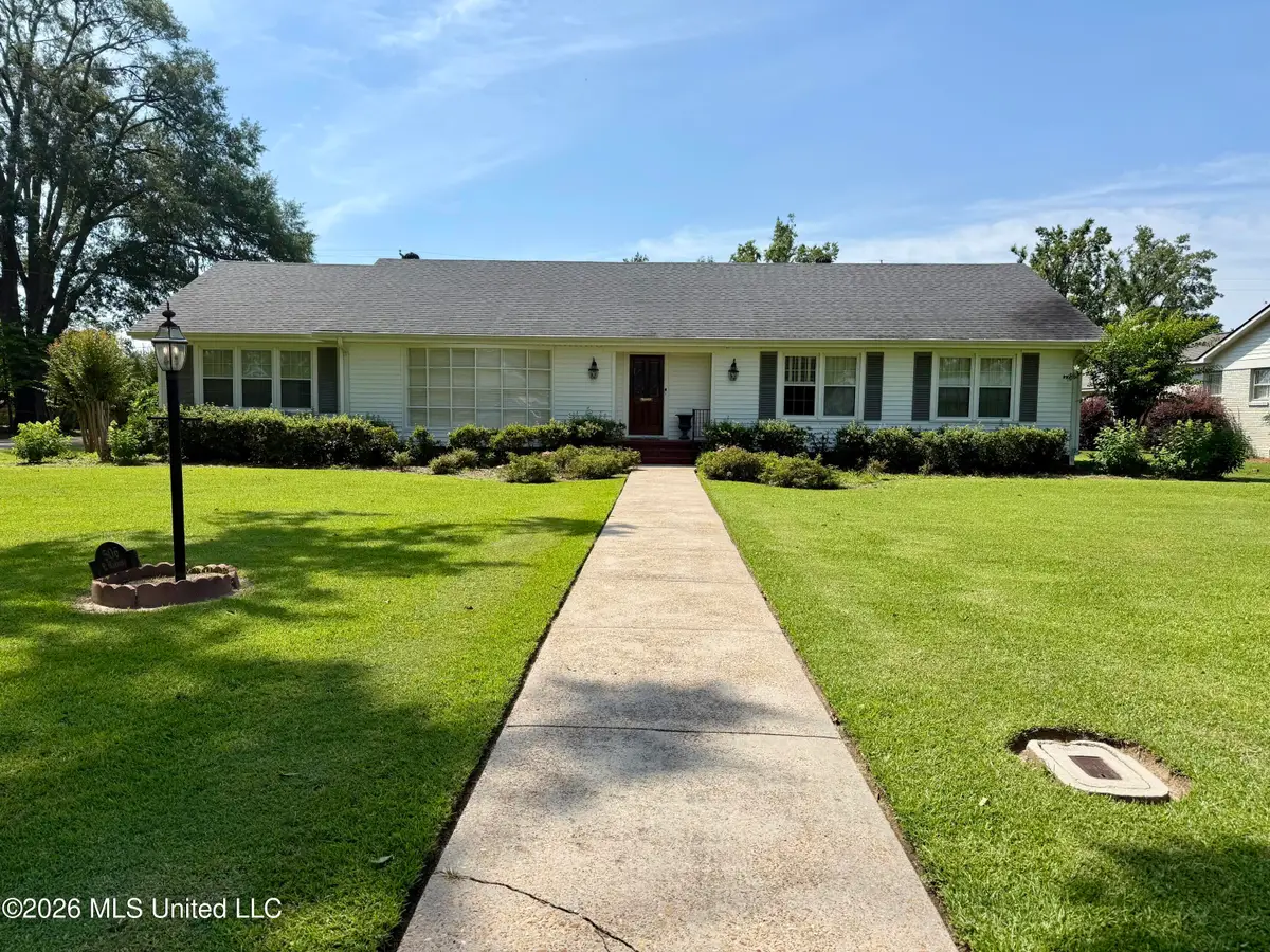 506 E Harding Avenue, Greenwood, MS 38930 - #1