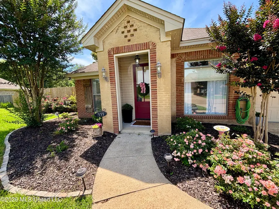 555 Oak Park Circle, Pearl, MS 39208 - #3