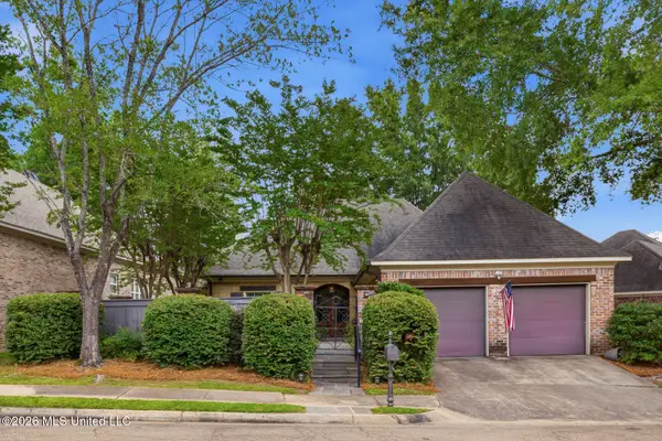 12 Waterford Place, Jackson, MS 39211