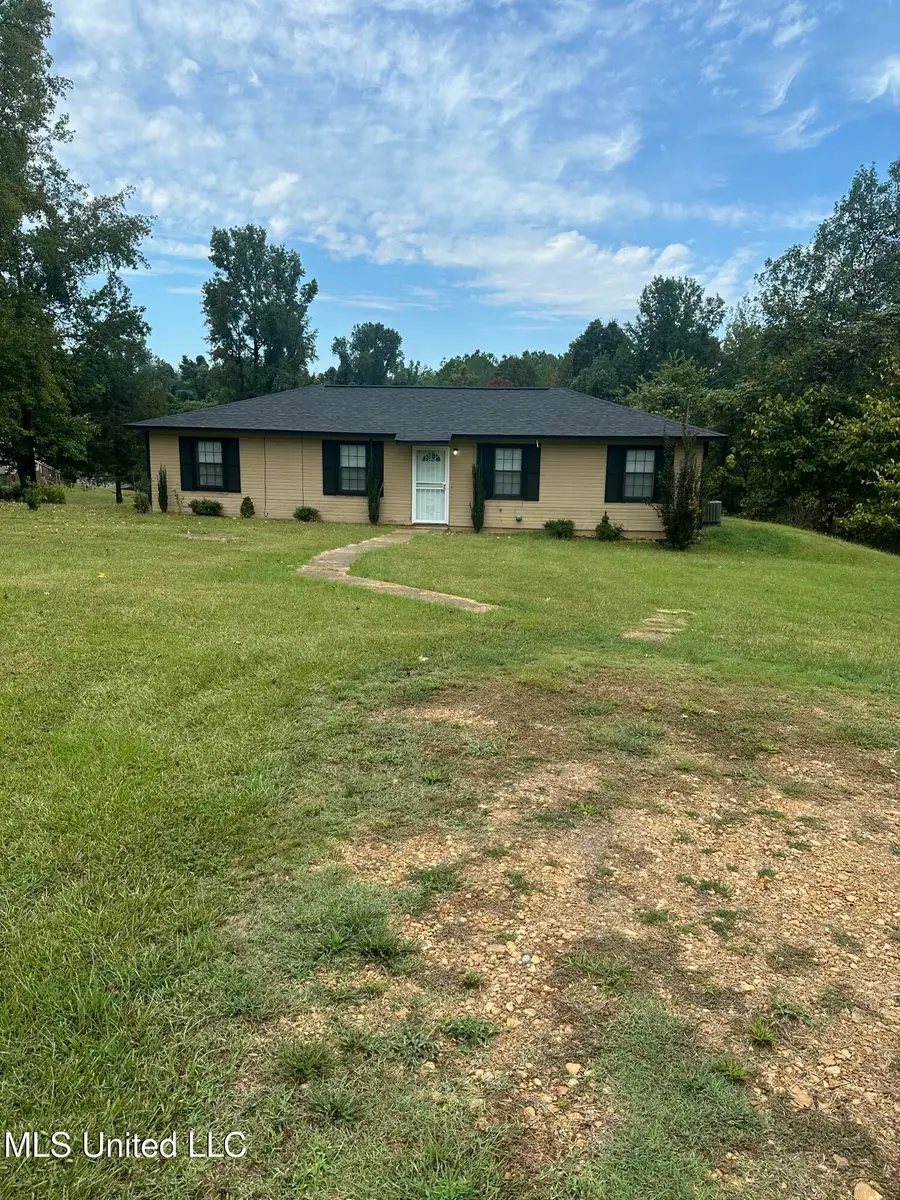 103 Sherwood Drive, Batesville, MS 38606 - #2