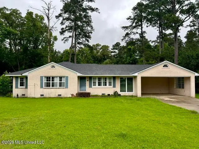 2 E Segrest Avenue, Bay Springs, MS 39422 - #1