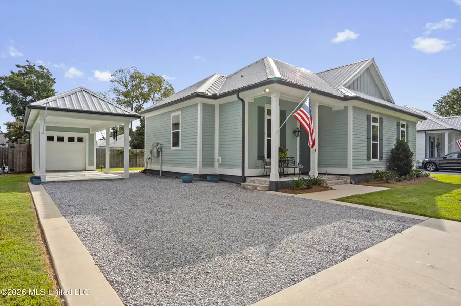 329 Saint George Street, Bay Saint Louis, MS 39520 - #2