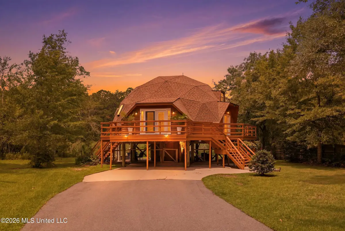 9017 W Simmons Circle, Ocean Springs, MS 39564 - #1