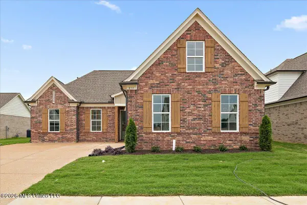 859 Coahoma Court, Nesbit, MS 38651