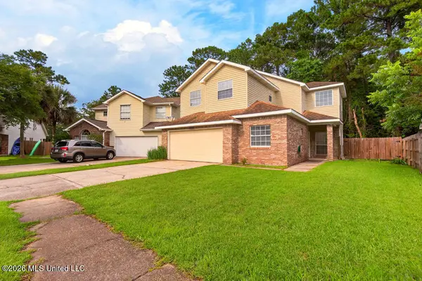 11118 Oakcrest Drive, D'Iberville, MS 39540