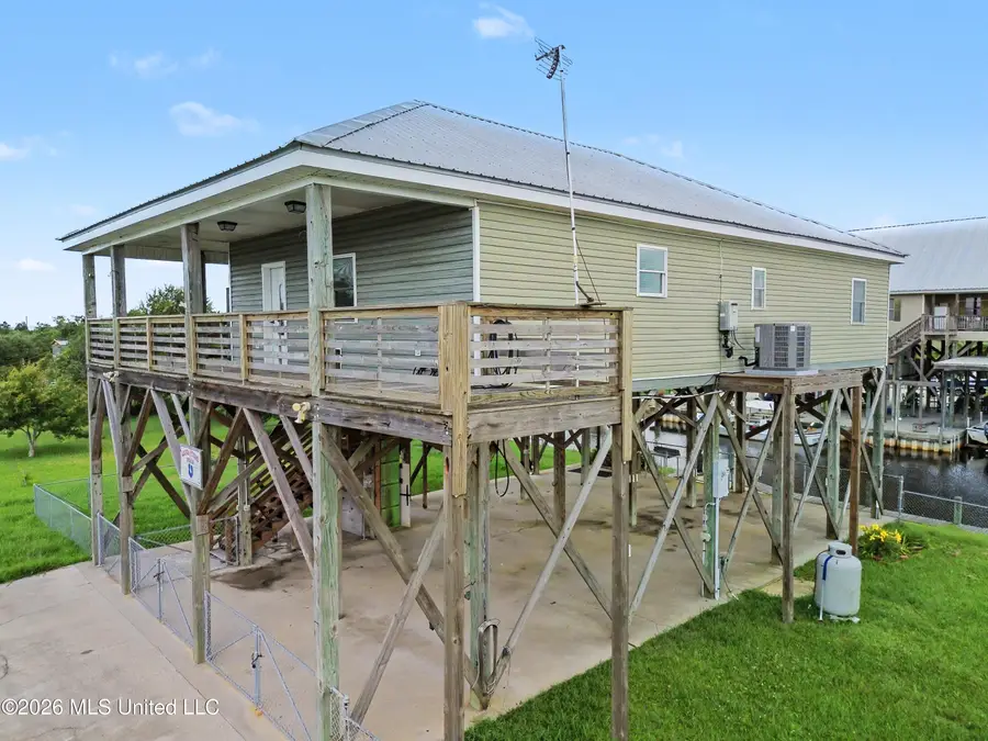10100 W Park Road, Bay Saint Louis, MS 39520 - #3