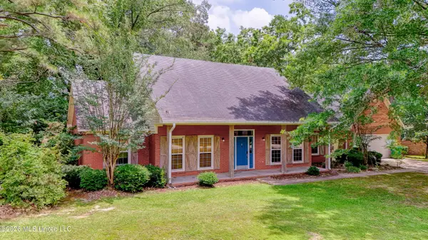 6003 Queens Point, Vicksburg, MS 39180