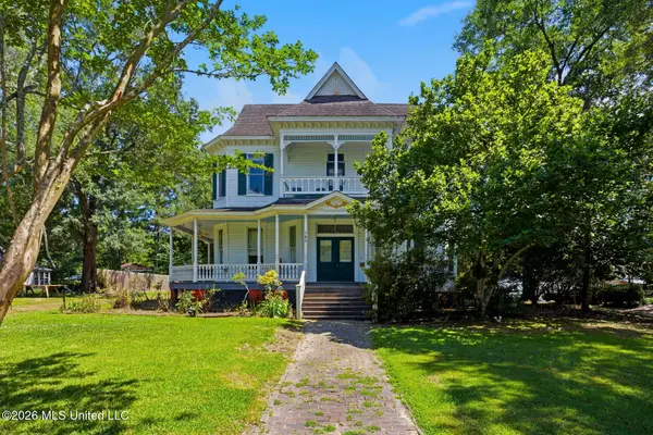 140 E Semmes Street, Canton, MS 39046