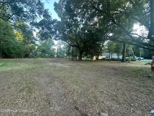 815 N Wright Avenue, Long Beach, MS 39560