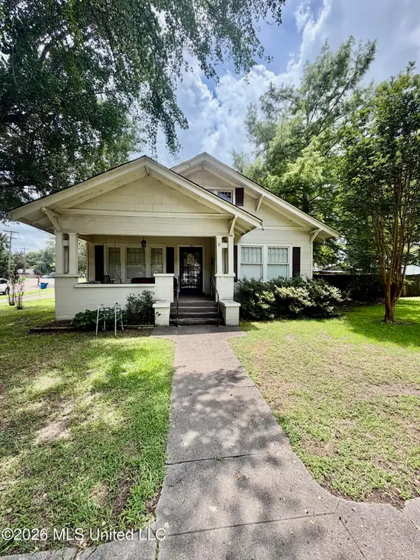 102 Elm Avenue, Clarksdale, MS 38614