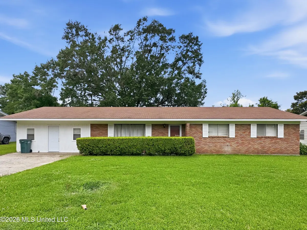 1935 Country Club Drive, Yazoo City, MS 39194 - #1