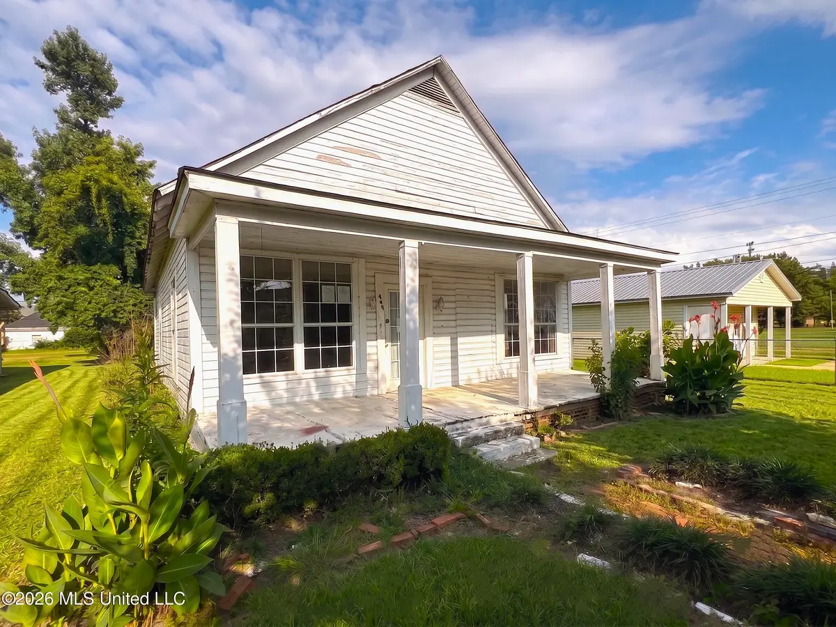 604 Central Avenue, Belzoni, MS 39038 - #1