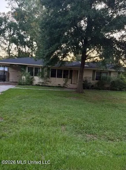 109 Bailey Avenue, Quitman, MS 39355
