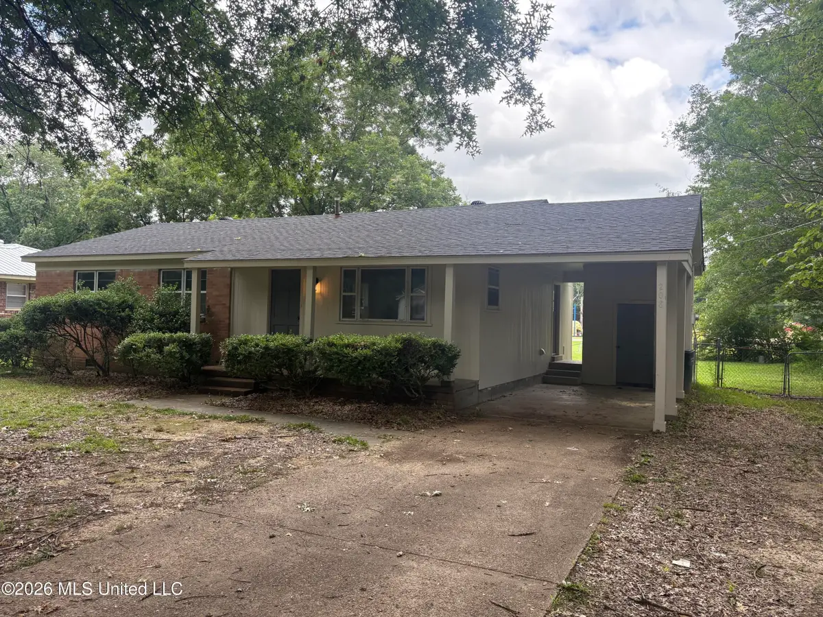 208 Camille Street, Senatobia, MS 38668 - #1