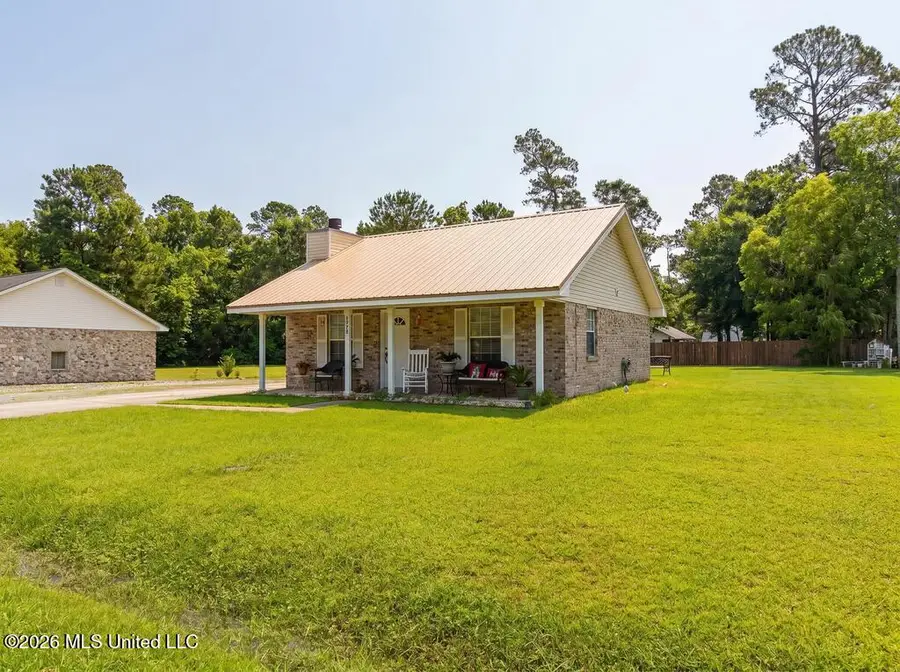 1002 Washington Street, Waveland, MS 39576 - #2