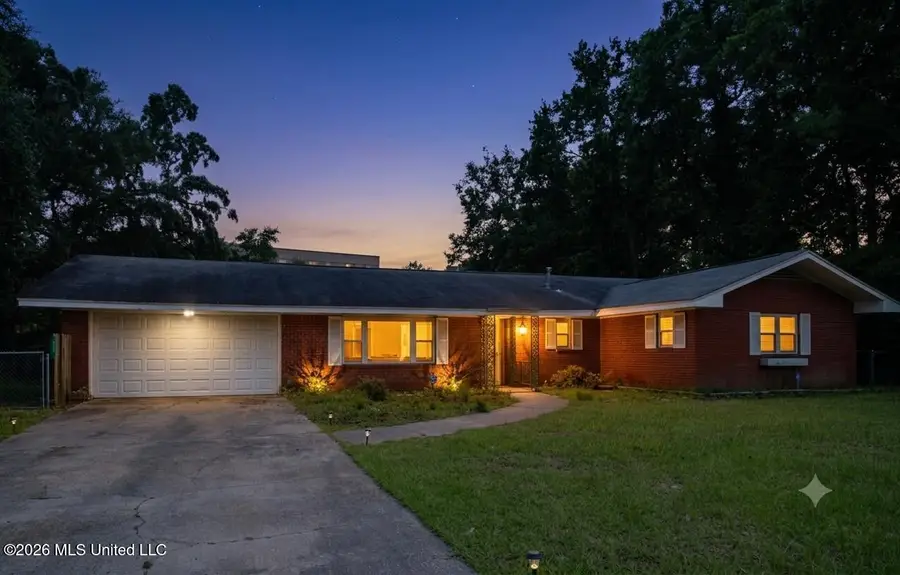 325 Oakridge Circle, Biloxi, MS 39531 - #2