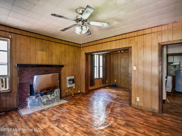 107 Central Street, Batesville, MS 38606