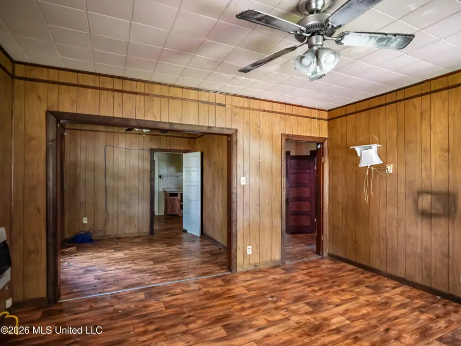 107 Central Street, Batesville, MS 38606 - #2