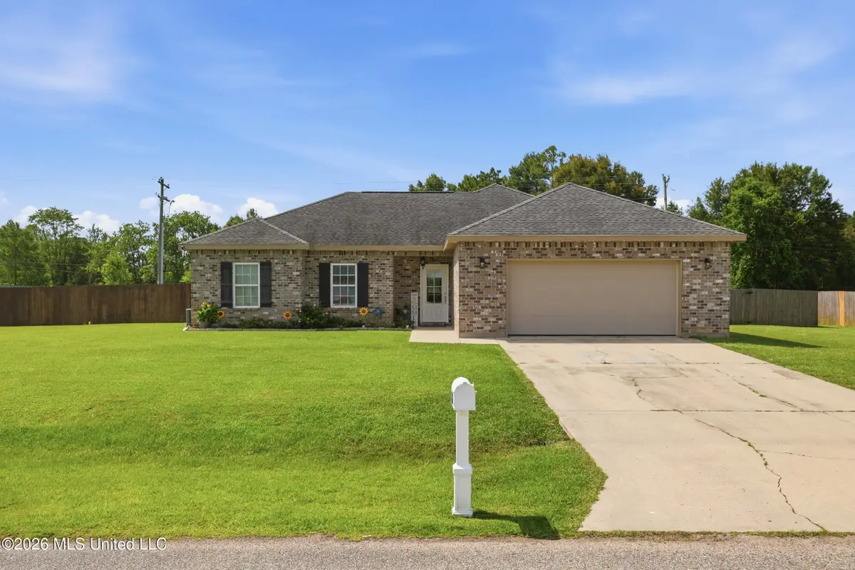 15 Meadow Path Circle, Picayune, MS 39466 - #1