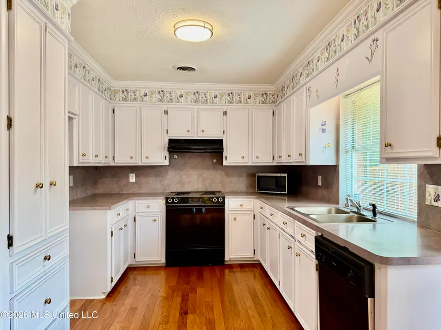 604 E Biscayne Cove, Clinton, MS 39056 - #3