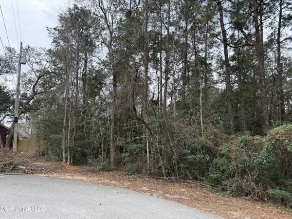 9522 Lono Place, Diamondhead, MS 39525