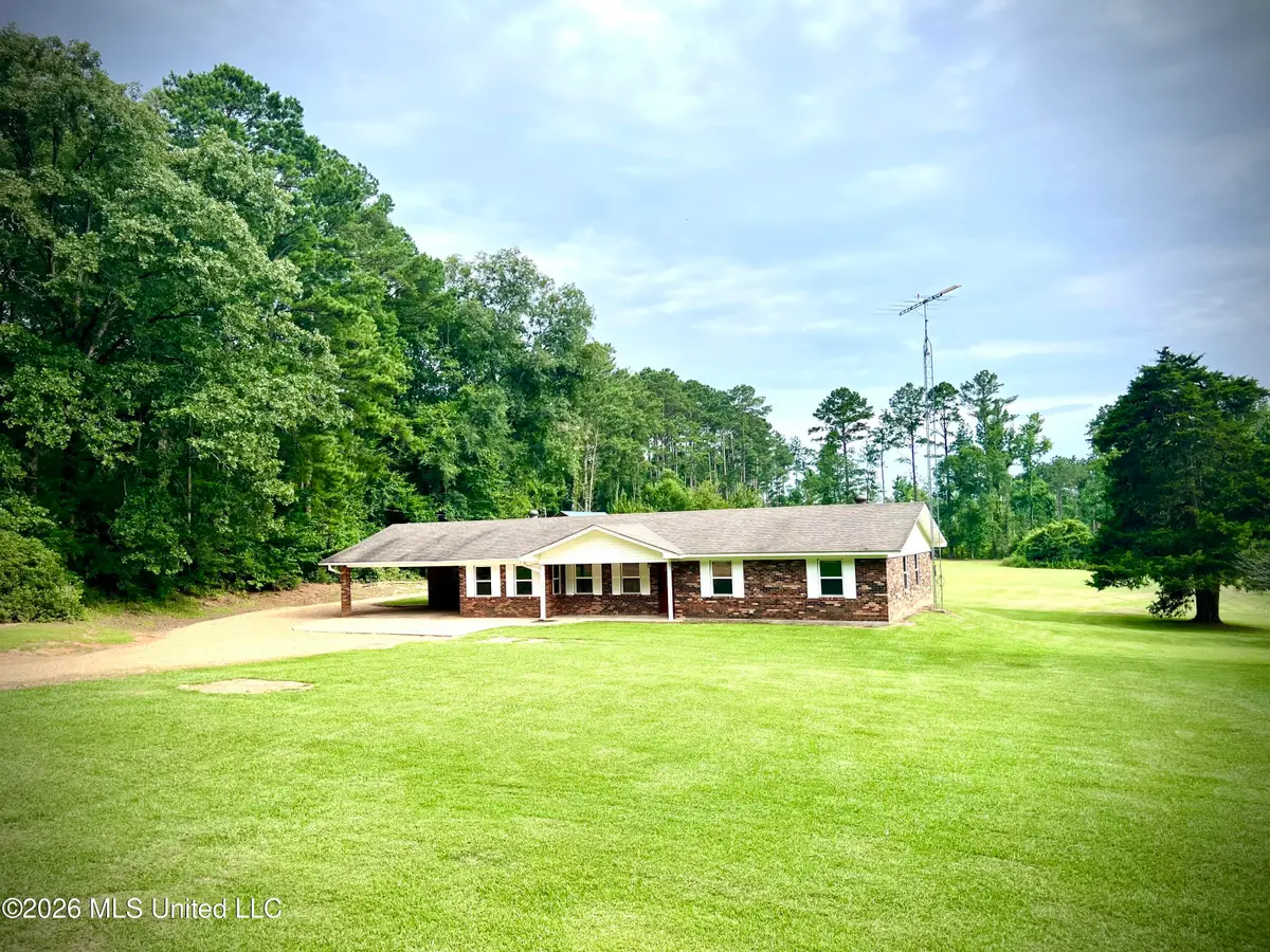 399 Freeman Rd Sw, Summit, MS 39666 - #1