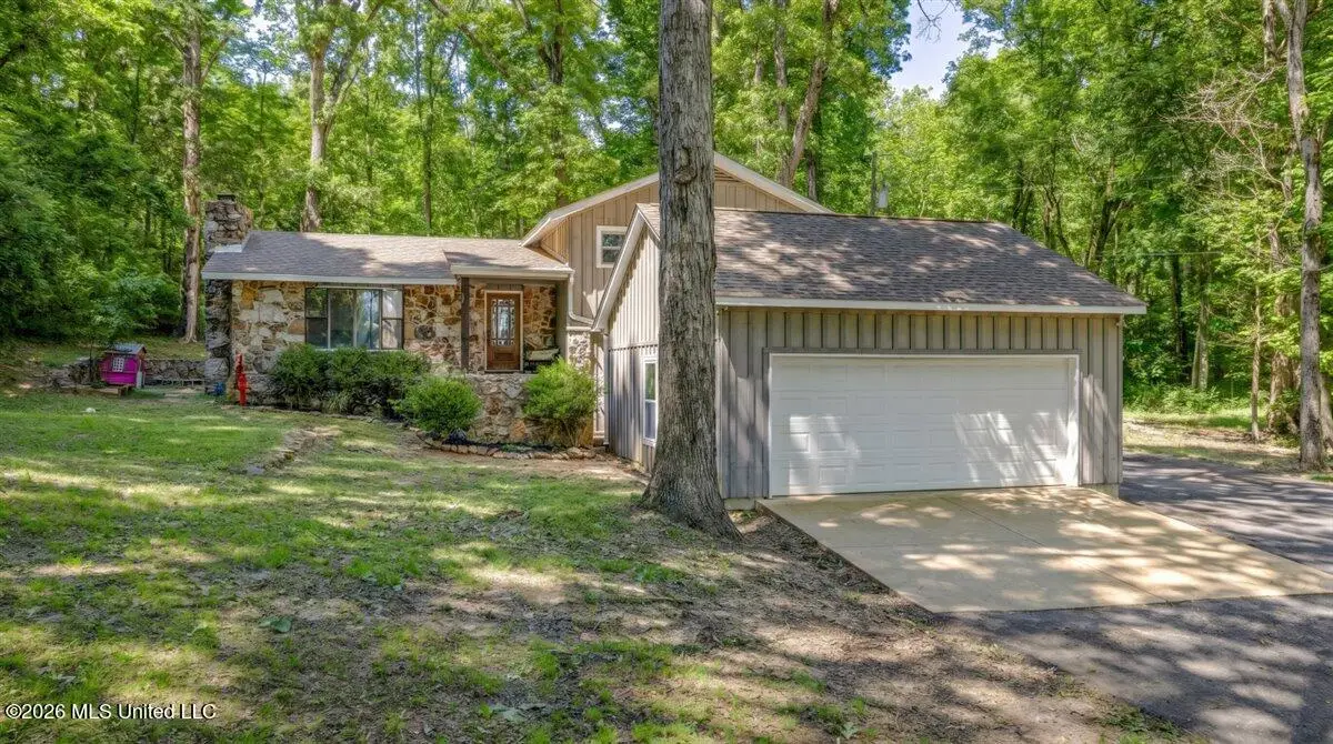 1382 N Thunderbird Drive, Hernando, MS 38632 - #1