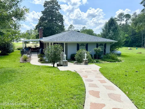 708 Lakeside Drive, Carriere, MS 39426