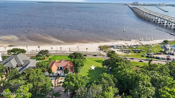 201 Front Beach Drive, Ocean Springs, MS 39564