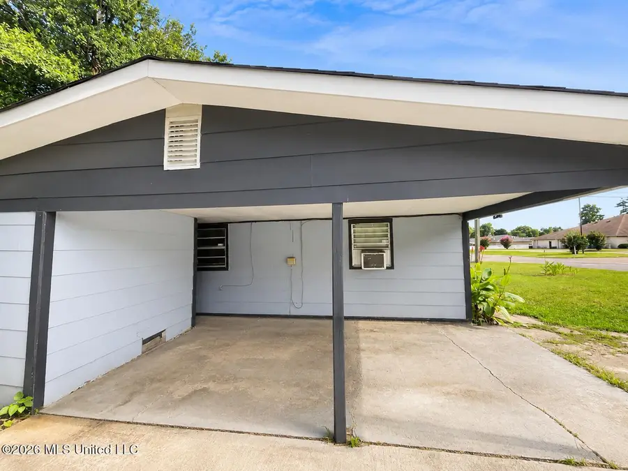 547 N Delta Street, Greenville, MS 38703 - #3