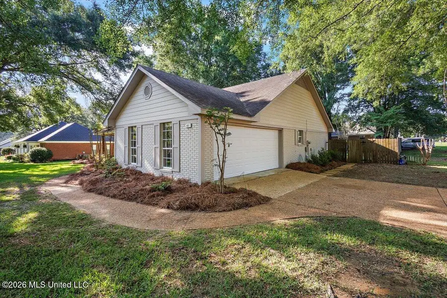 607 Huntington Drive, Madison, MS 39110 - #3