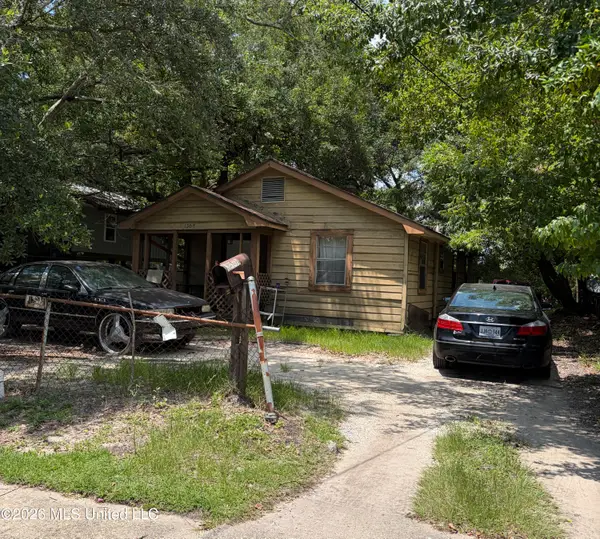 1507 E School Avenue, Pascagoula, MS 39567